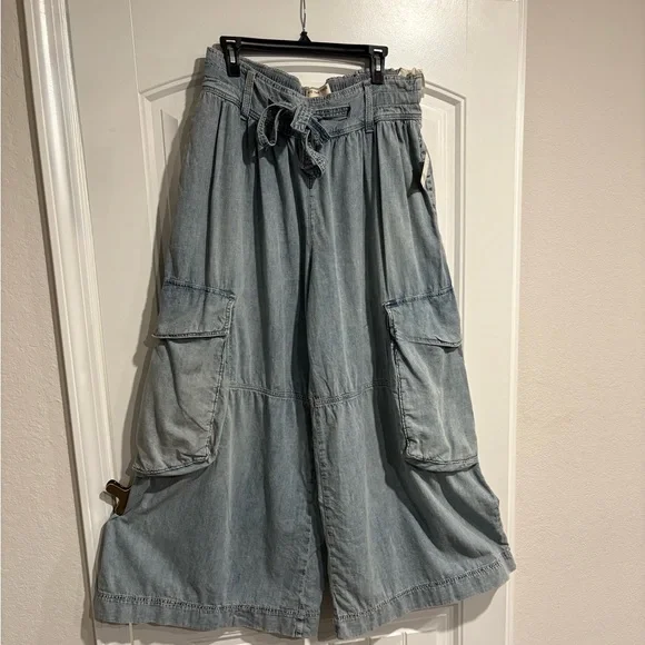 Wide-Leg Blue Denim Jeans - Picture 4 of 10